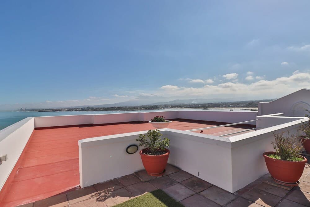 Plaj/okyanus manzarası