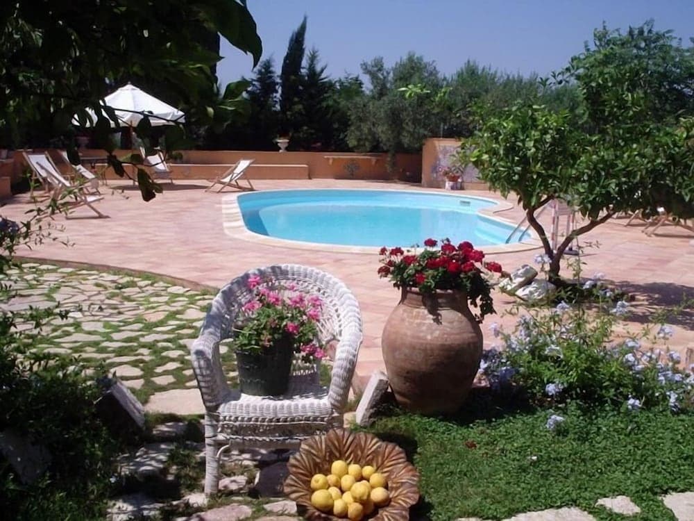 Baglio Costa di Mandorla