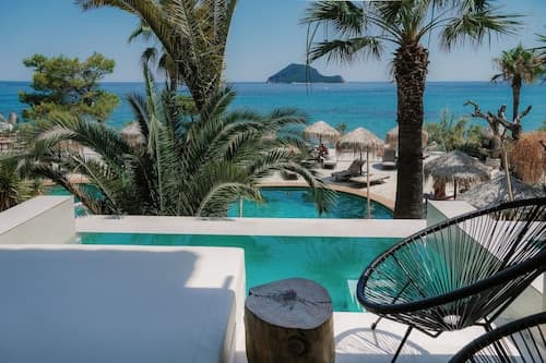 Gloria Maris Hotel Suites & Villas