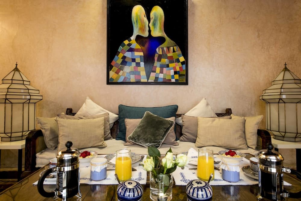 Riad  Emotion