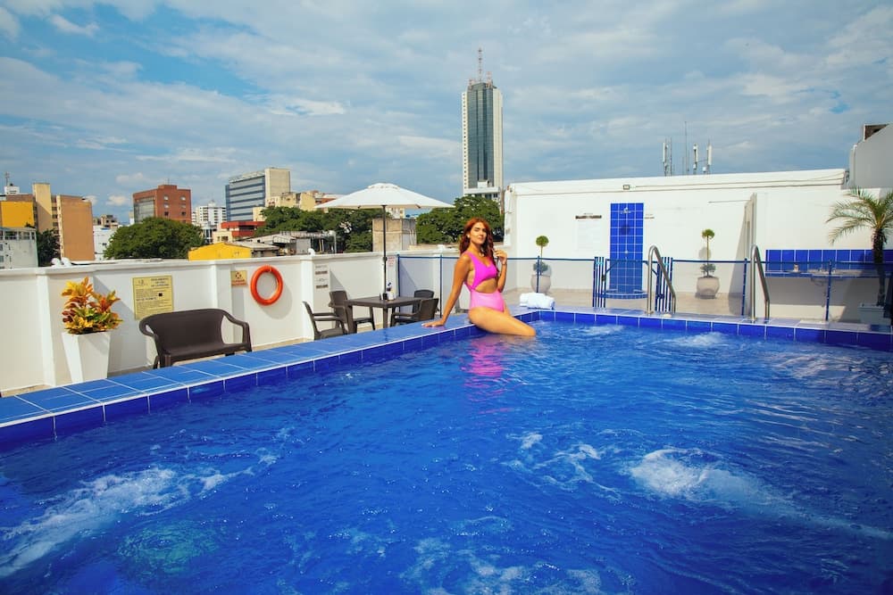 TAMA Hotel Granada Real Cali