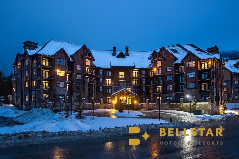 Glacier Mountaineer Lodge