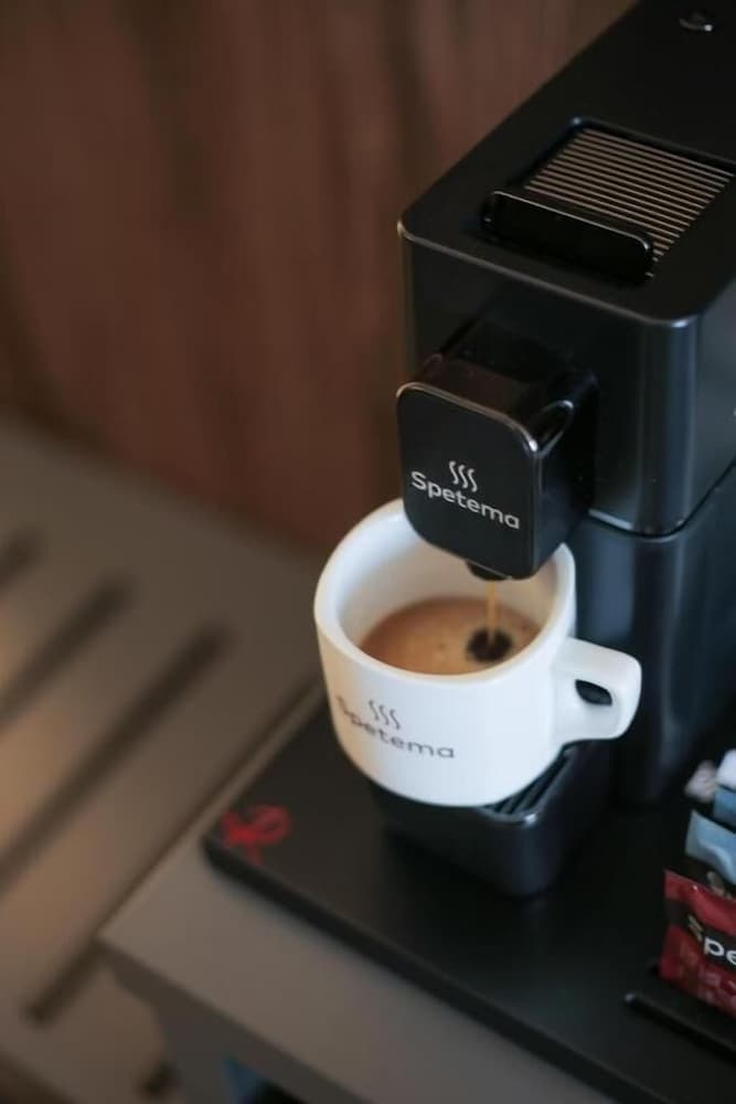 Kahve ve/veya kahve makinesi