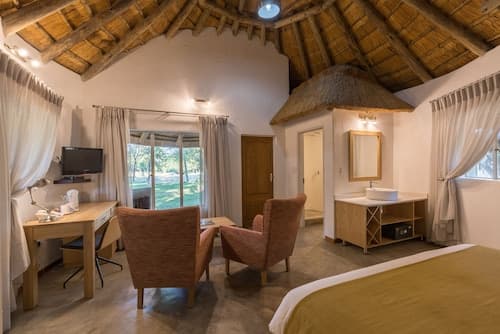 Sefapane Lodges and Safaris