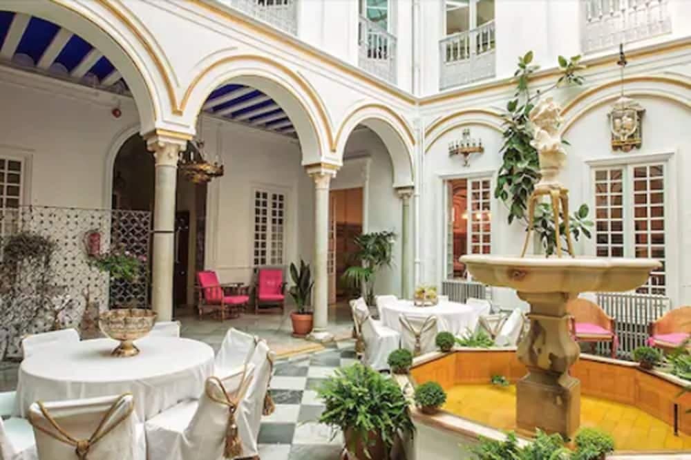 Hotel Simón