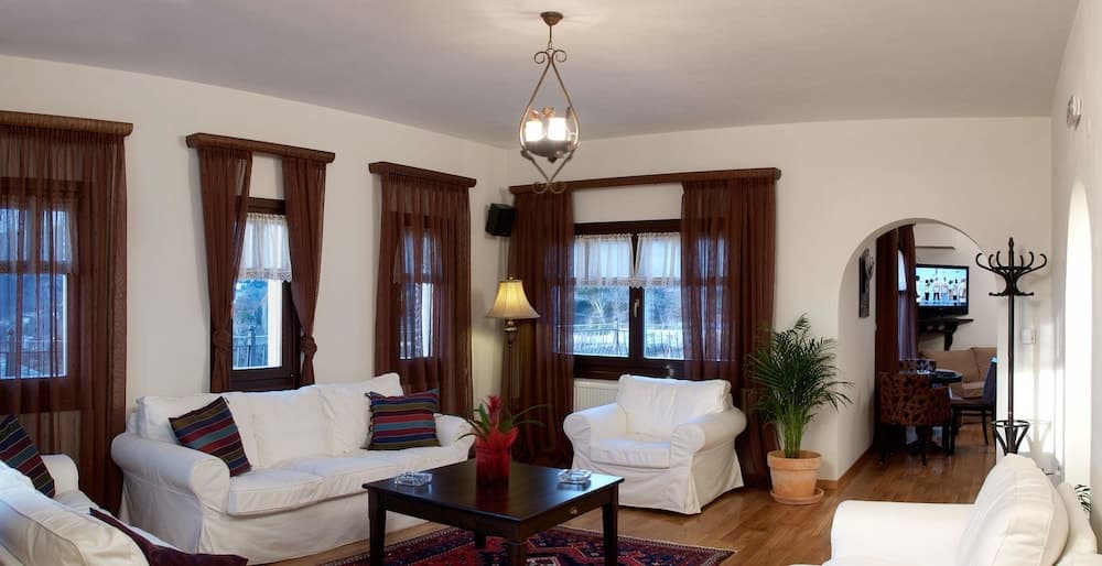 Erofili Hotel and Suites