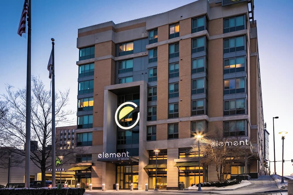 Element Omaha Midtown Crossing