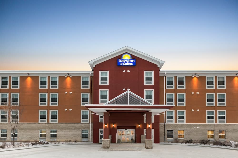 Days Inn & Suites by Wyndham Sherwood Park Edmonton