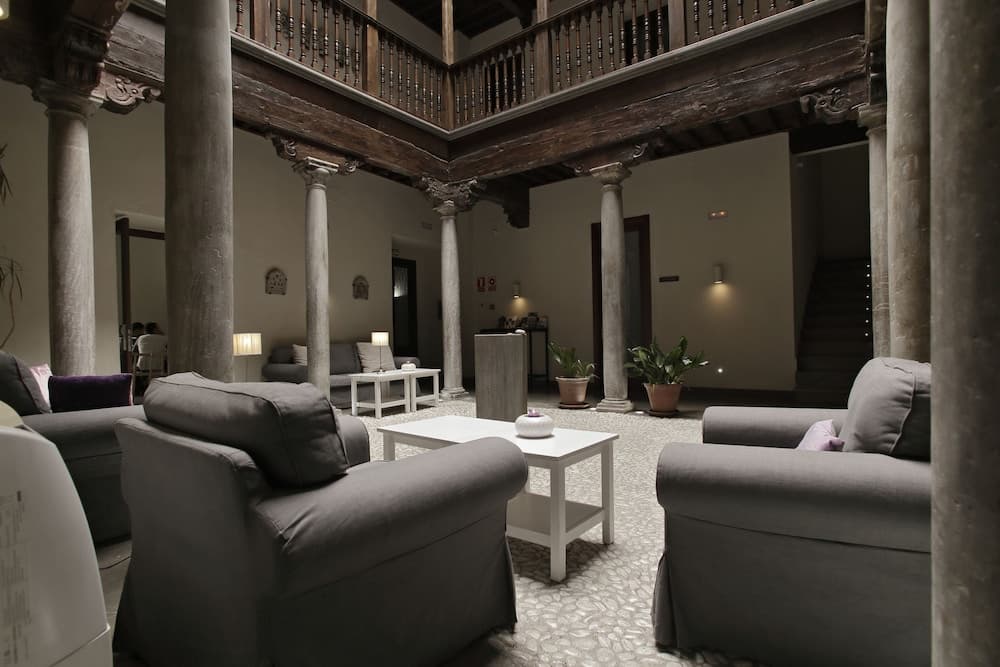 Shine Albayzín Hotel