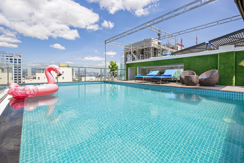 Celina Hotel & Apartment