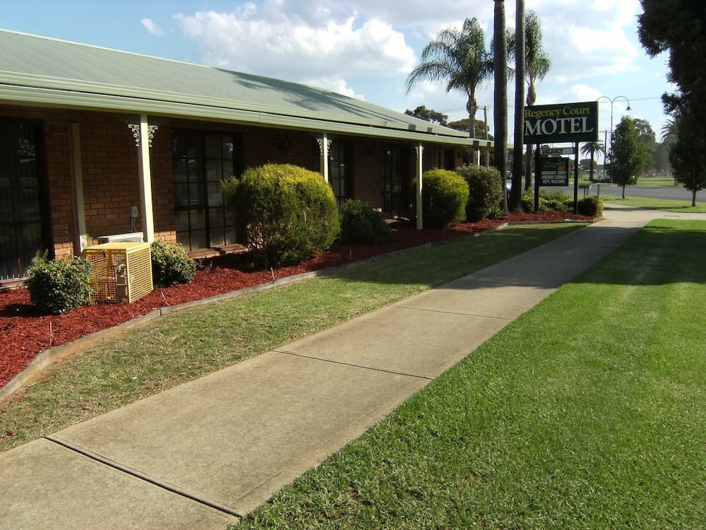Regency Court Motel