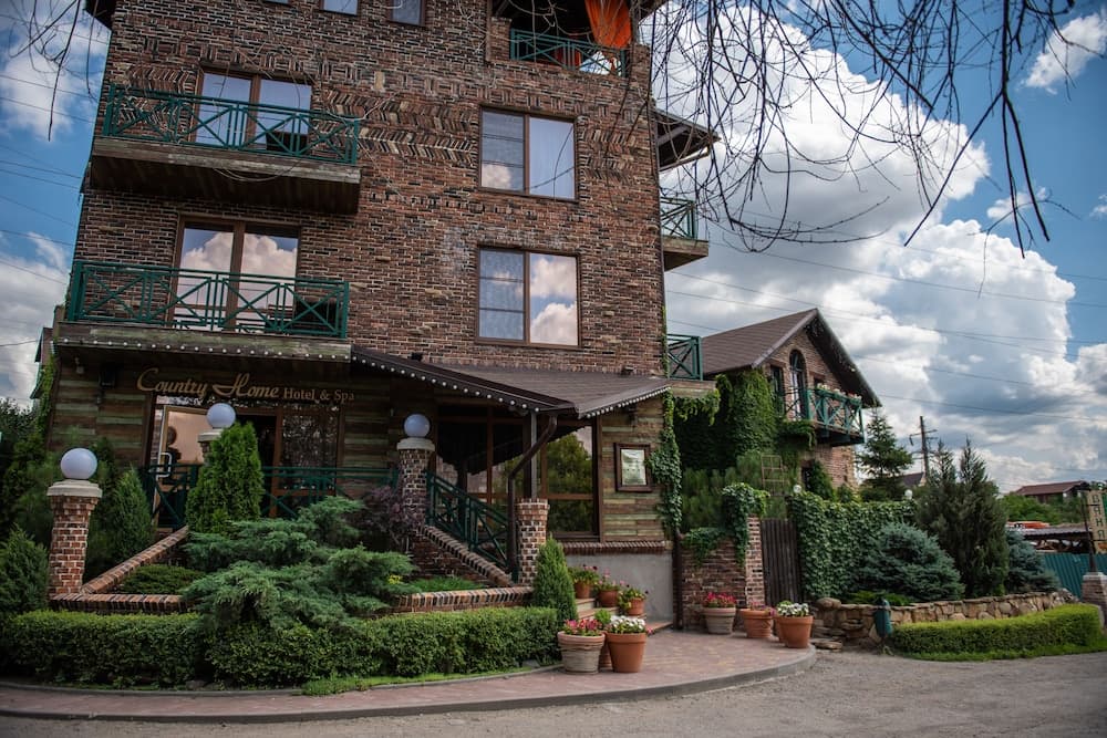 Rasslabonov Country Home