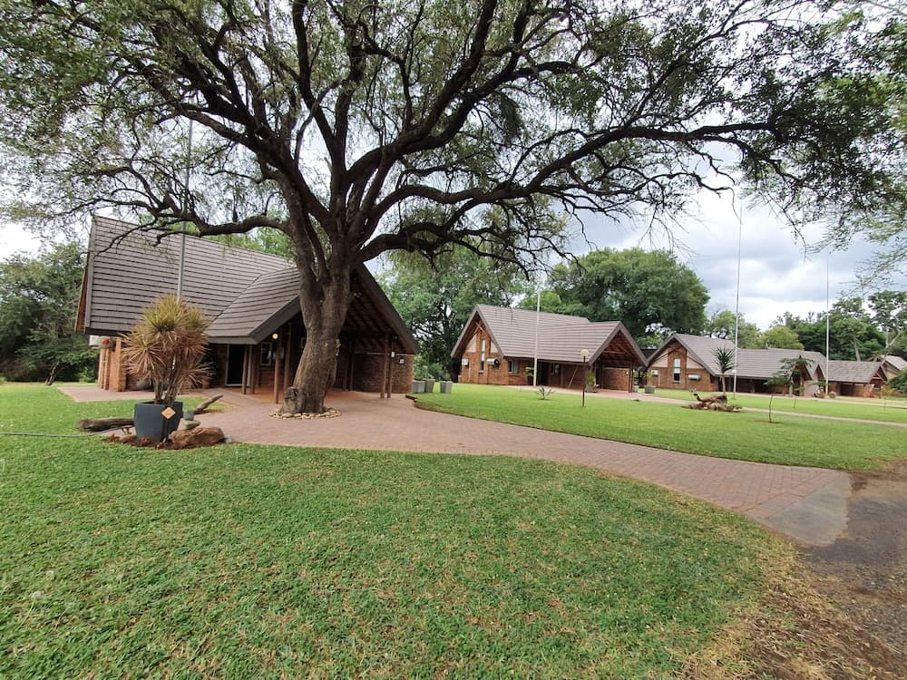 Ekuthuleni River Front Chalets