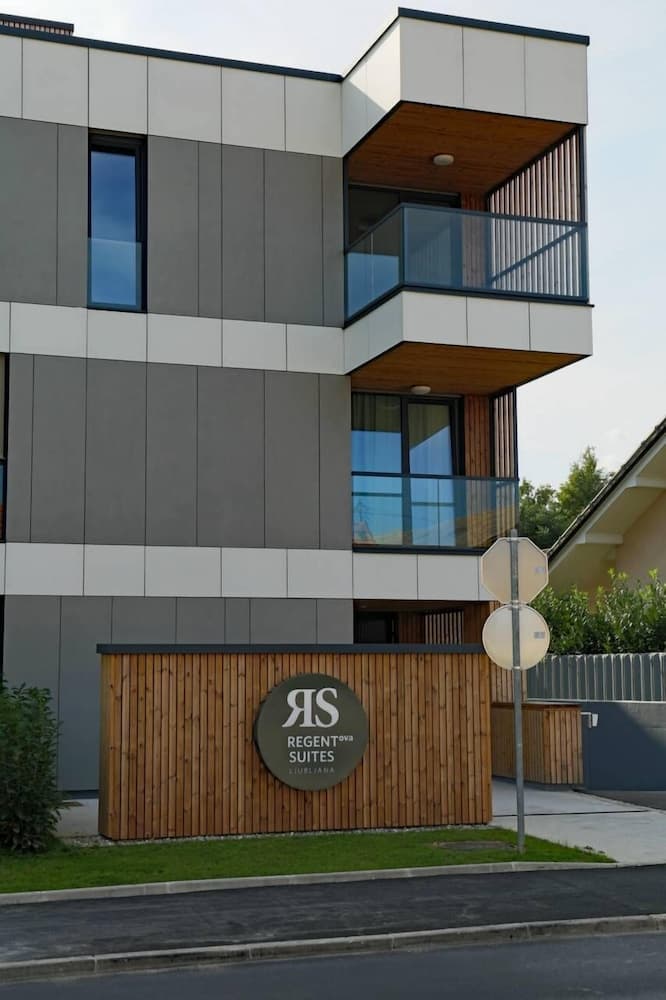 Regentova Suites
