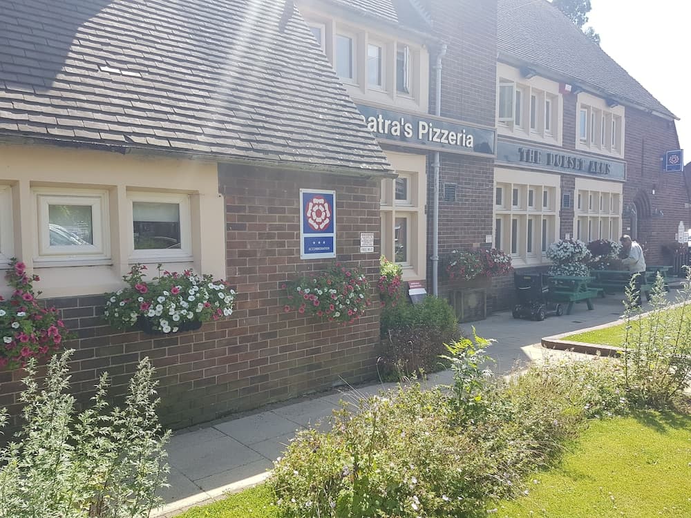 Konaklama yerinin ön cephesi