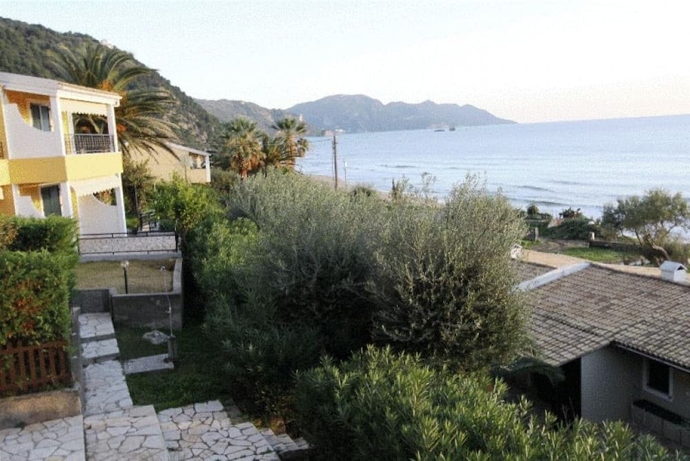 Plaj/okyanus manzarası