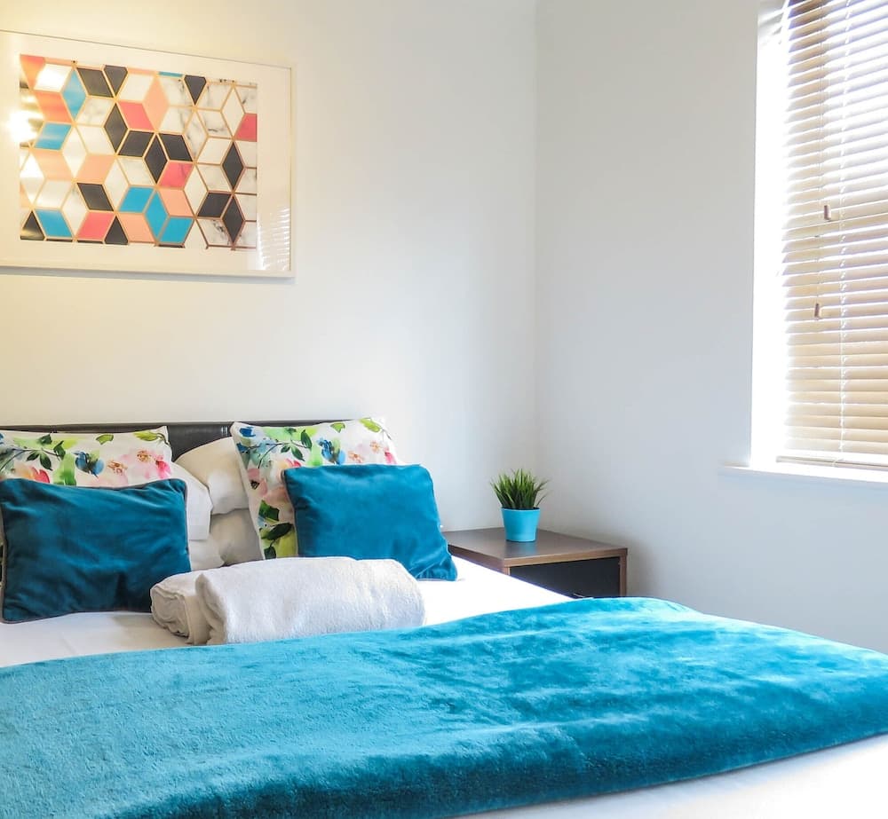 Tudors eSuites Birmingham Canalside Apartments