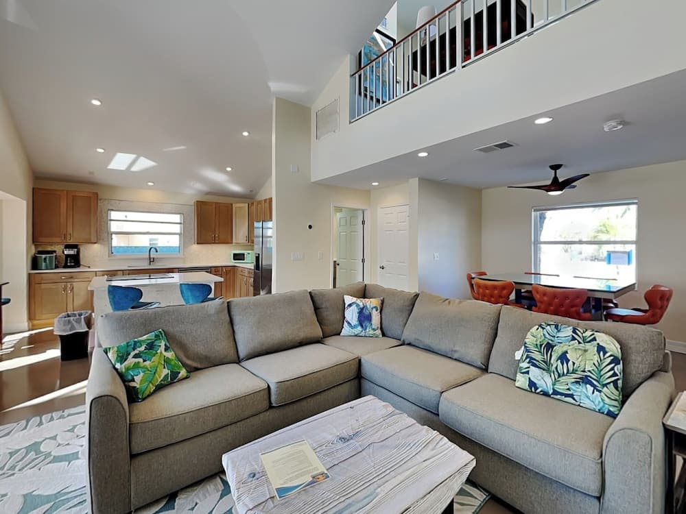 9464flam244fmwh - 244 Flamingo