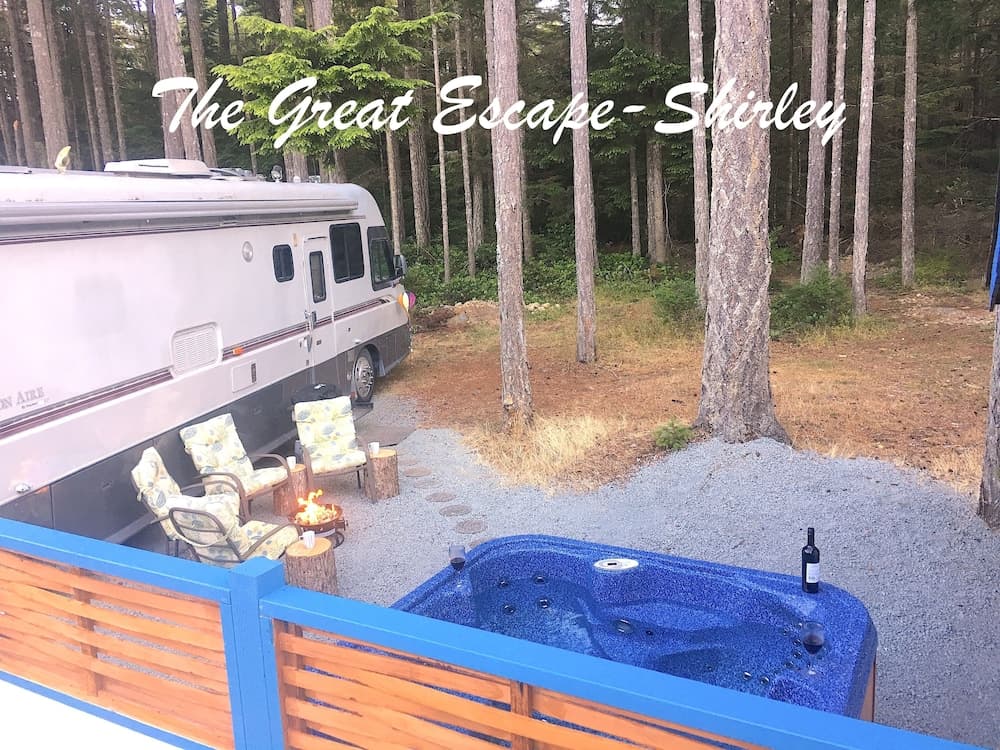 The Great Escape-Shirley with Hot Tub