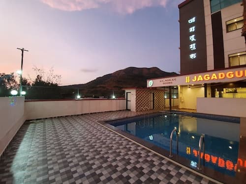 Hotel Jagadguru