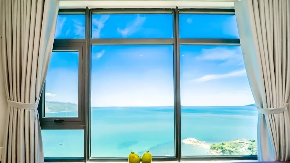 HQH Sea View Apartment