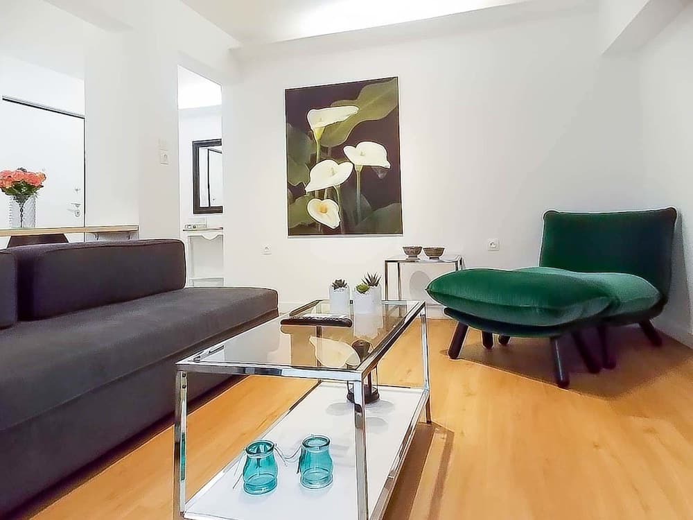 Plaka Hidden Jewel - Acropolis