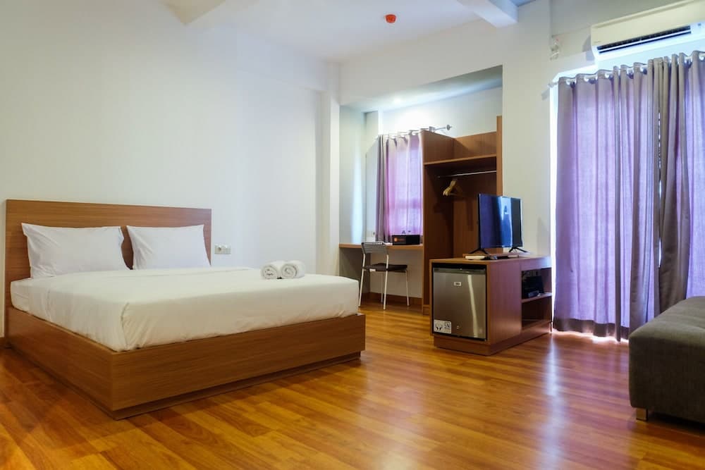 Azalea Suites Cikarang Studio Apartment with Bathtub