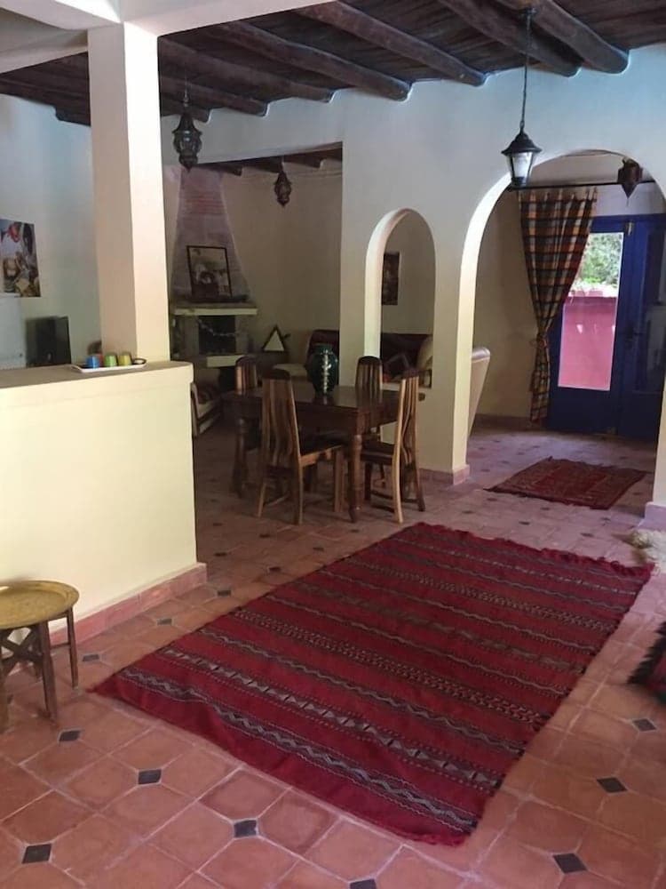 Odada yemek servisi