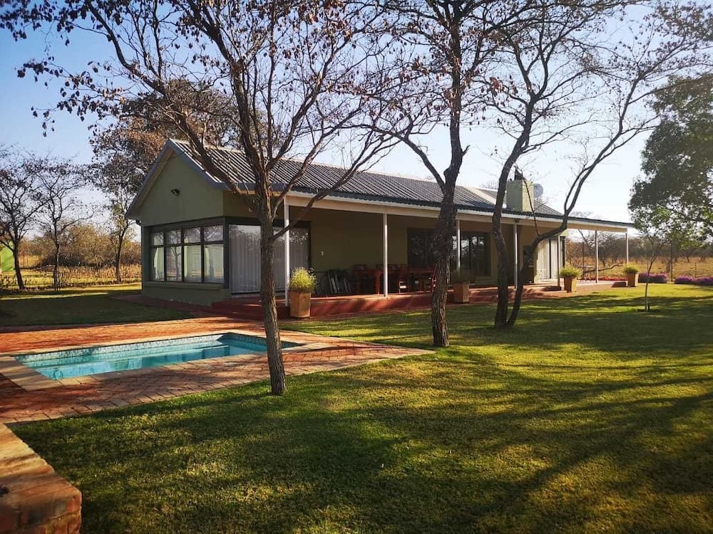 Crimson Bush Lodge