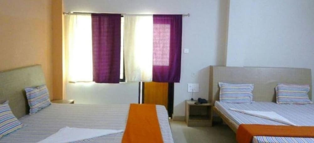 Goroomgo Pranab Sadan Puri