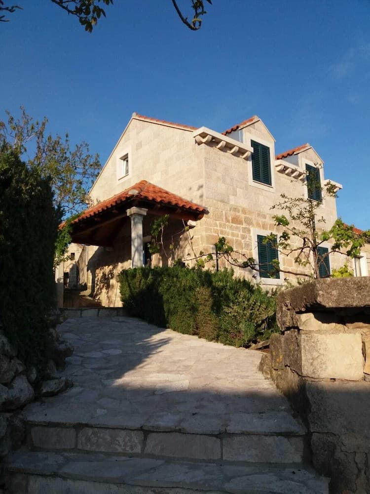 Fishing Family House