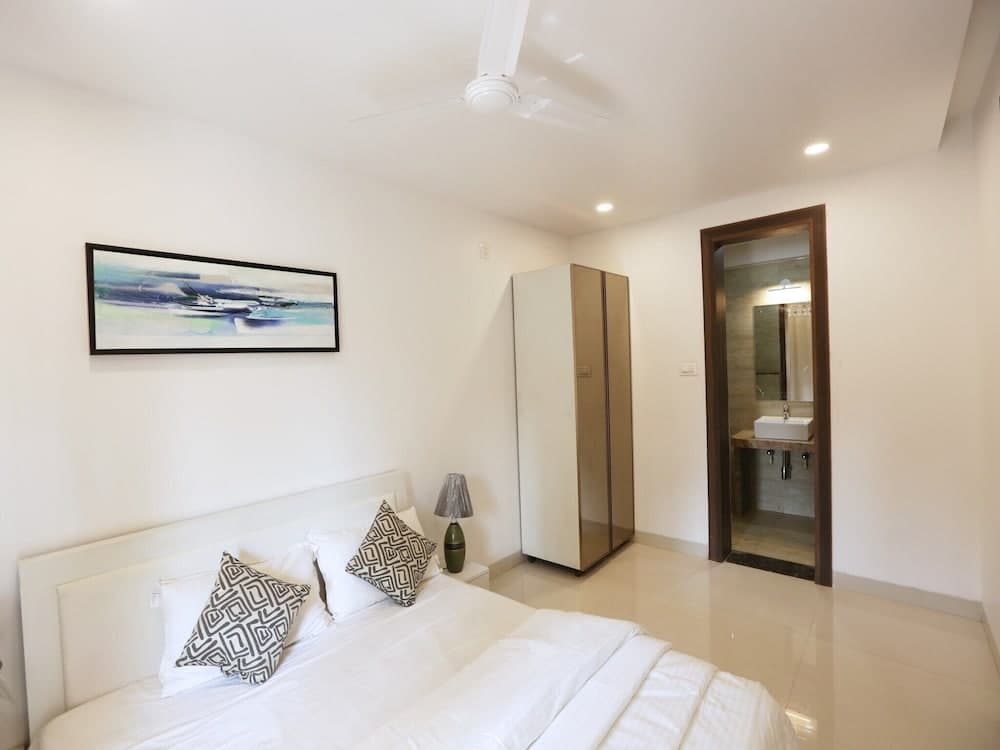 Goa Junction Vagator, Aparthptel