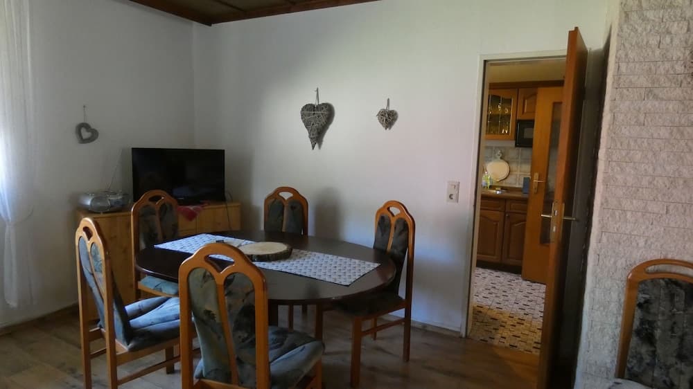 Odada yemek servisi