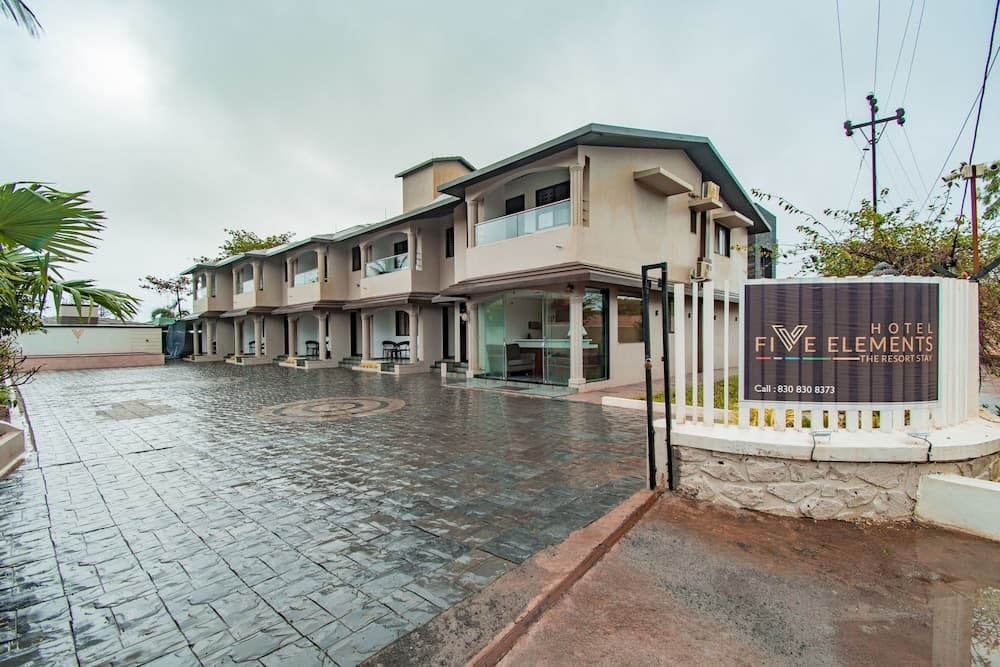 Treebo Five Elements, Lonavala