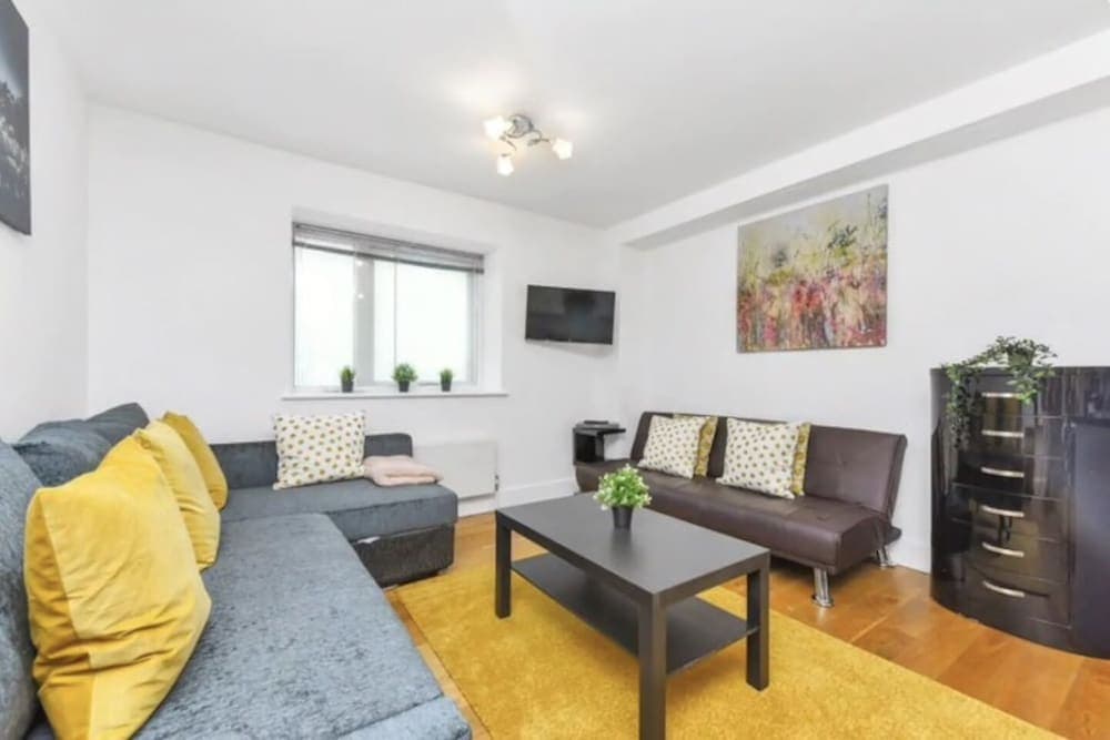 Little Corner of Bliss in BustlingLondon