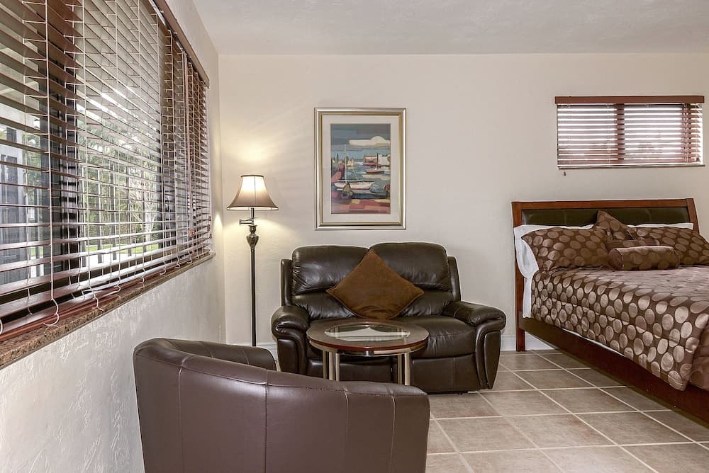 Shell Studios Hallandale Beach