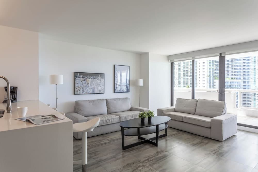 Ocean View Condo With Gorgeous Miami Sunset