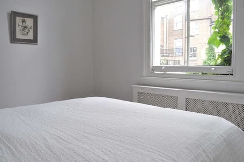 Bright 1 Bedroom Flat Perfect for City Getaway