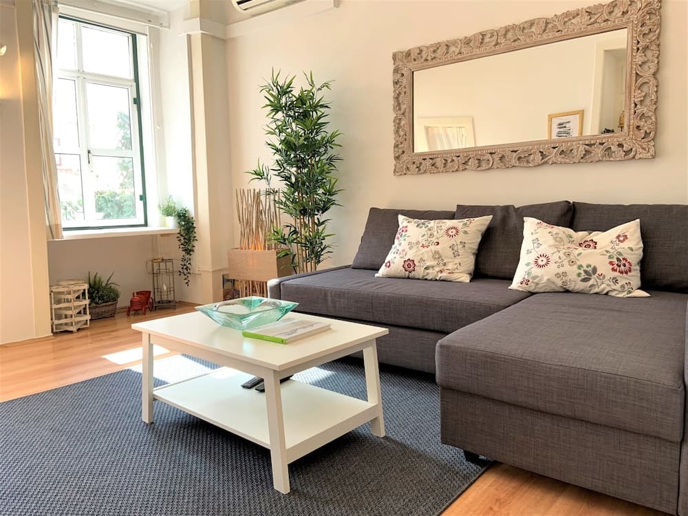 Beautiful flat with balcony & Great location