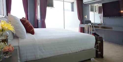The Qube Fifty Hotel