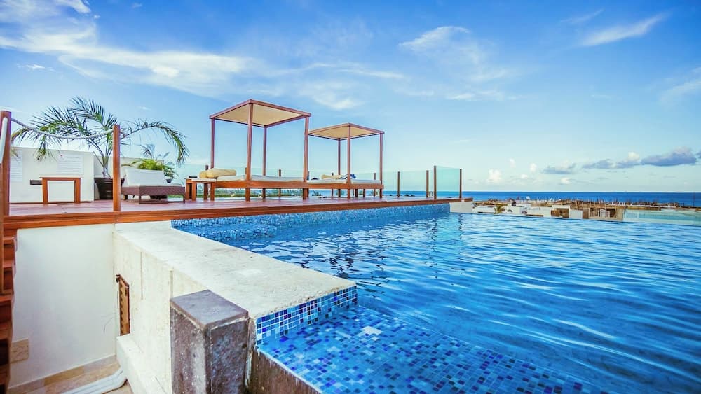 Las Brisas Condominios