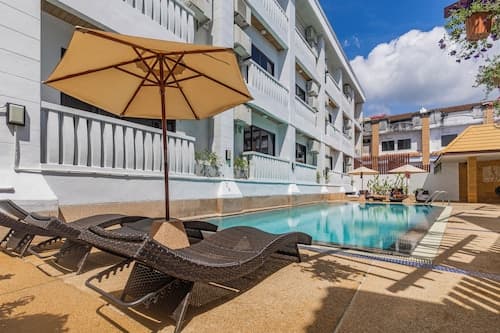 Rattana Beach Hotel