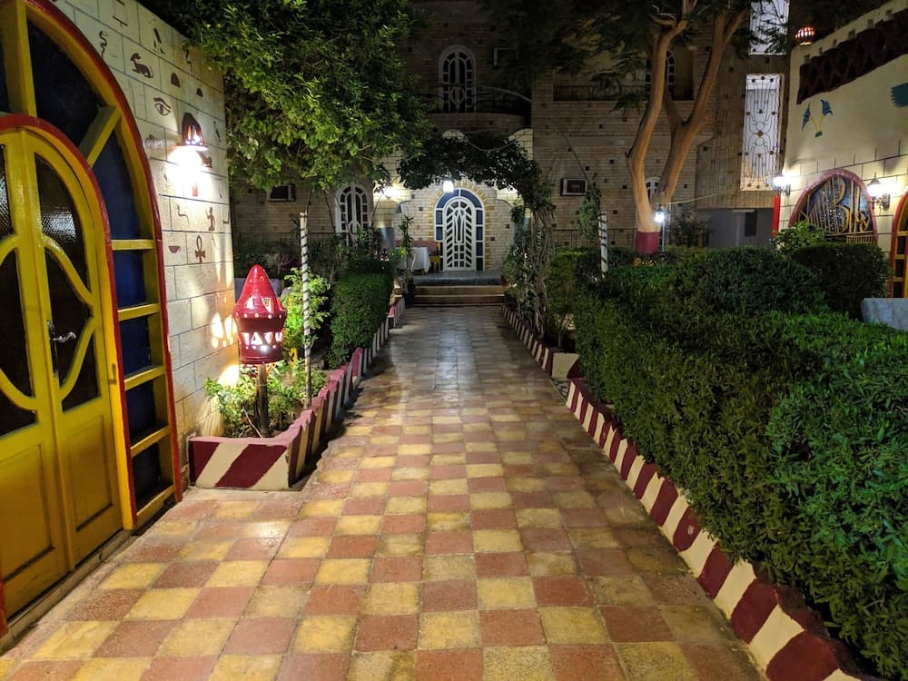 İç mekân girişi