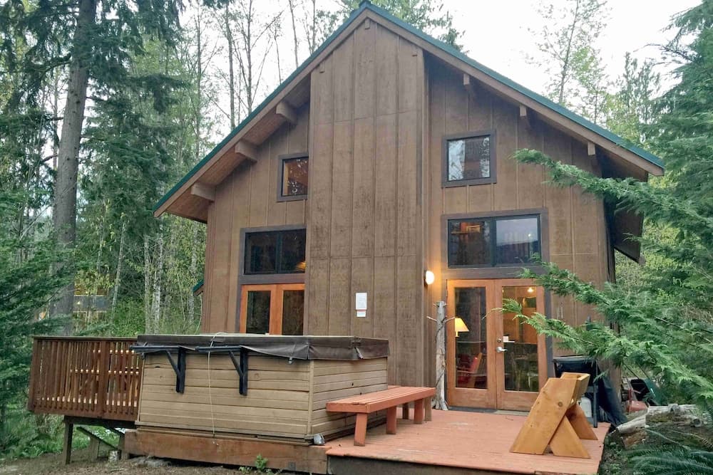 44MBR - Hot Tub- Pets Ok - WiFi - BBQ - Sleeps 6