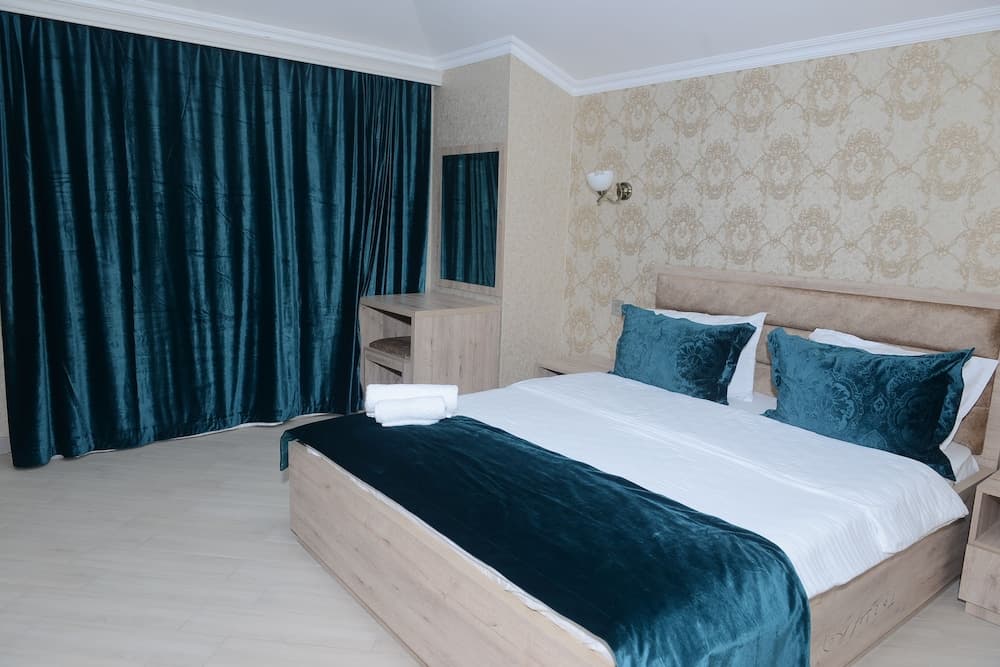 Global Hotel