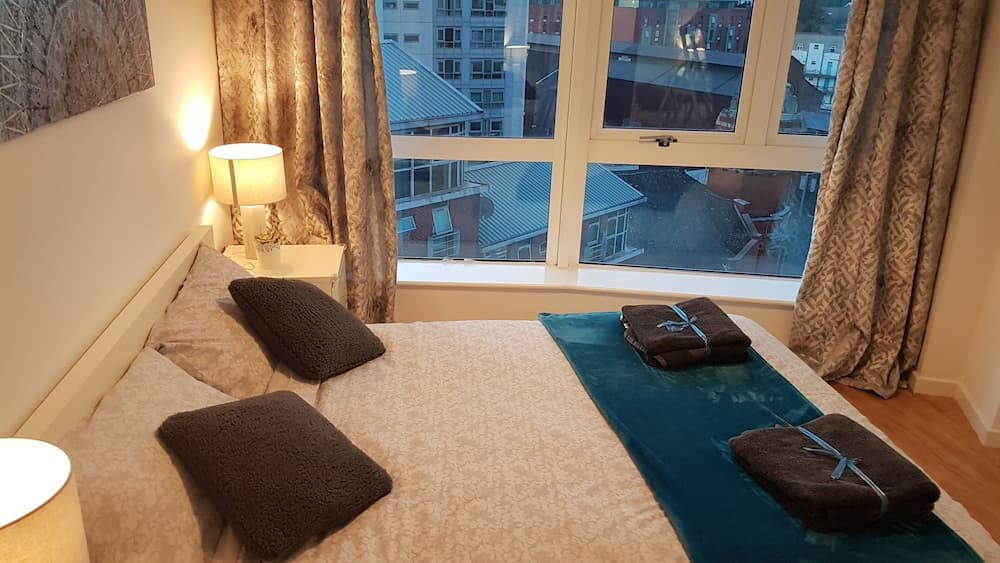 Marco Island - 2 bedroom Spacious City Centre Apartment