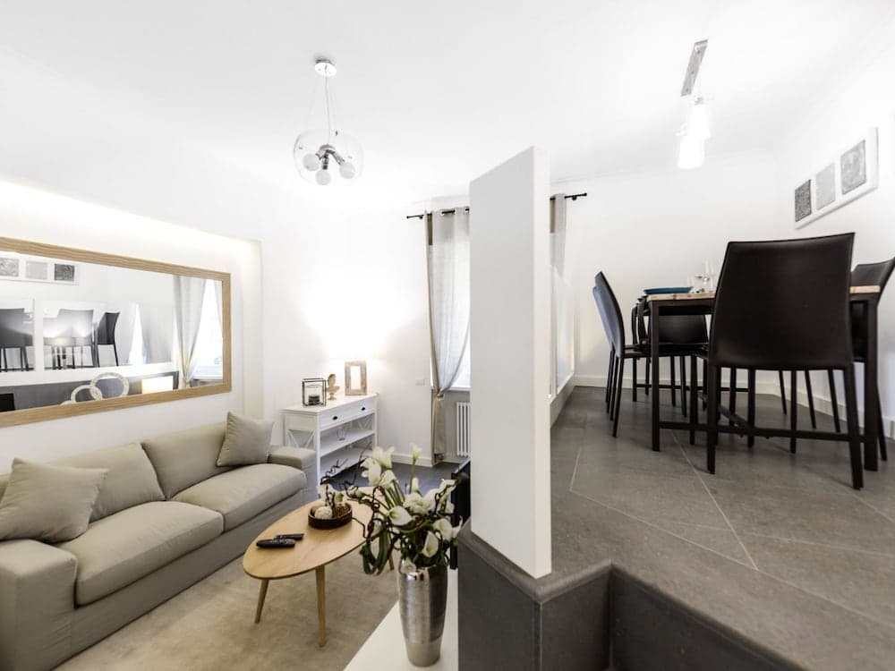 Popolo Apartment