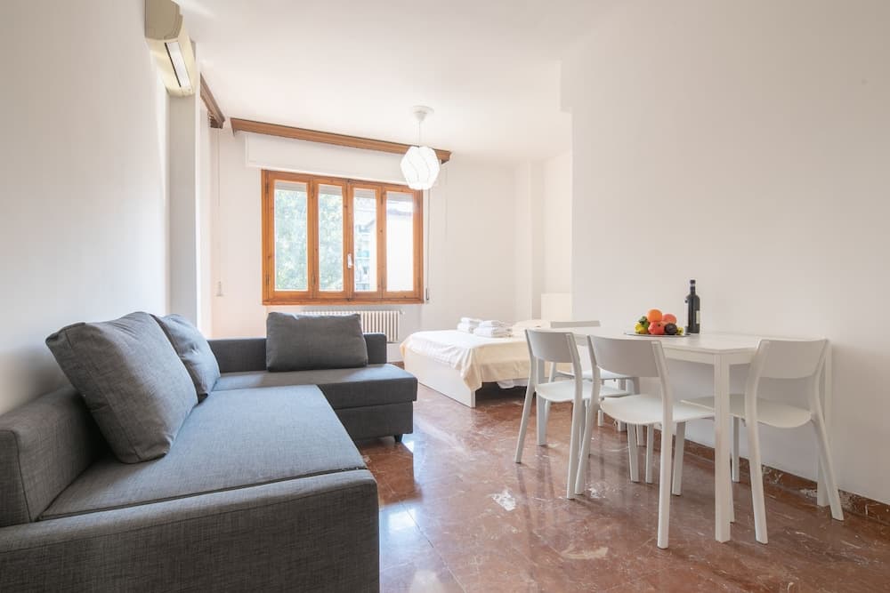 Novoli 4 Bedrooms by Mmega