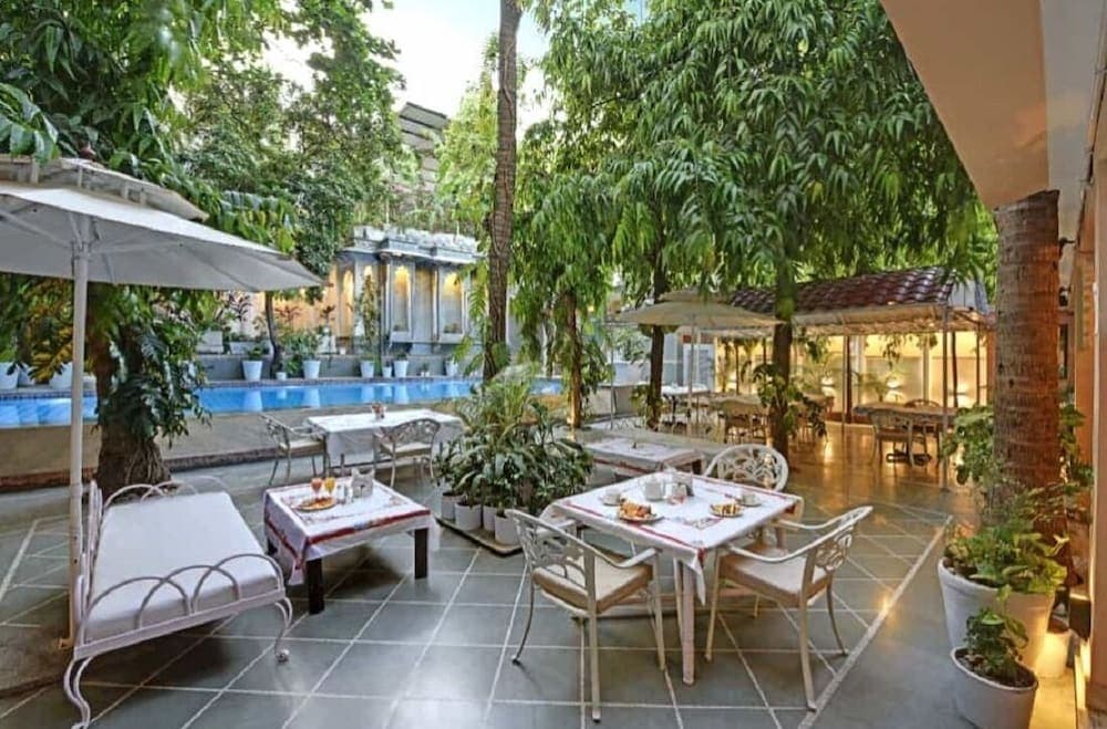 Hotel Raj Palace