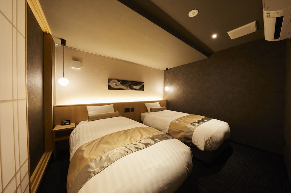 Rinn Shijo Nishinotoin